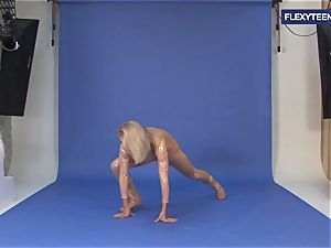 awesome bare gymnastics by Vetrodueva