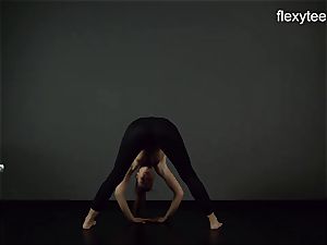 FlexyTeens - Zina demonstrates supple nude bod
