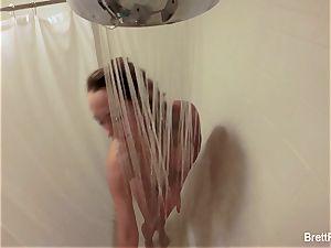 supah gorgeous blonde Brett Rossi takes a adorable bathroom